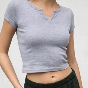 Brandy Melville Ashlyn Top Cropped Y2K Clean Girl 100% Cotton Neutral Lounge